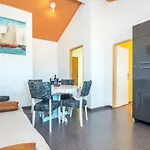 Apartman With Parking Space - Lozice, - 19099