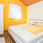 Apartman With Parking Space - Lozice, - 19099 *