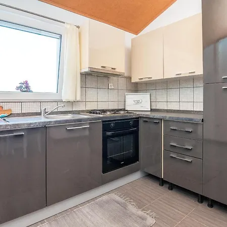 Apartment With Parking Space - Lozice, - 19099 Vir