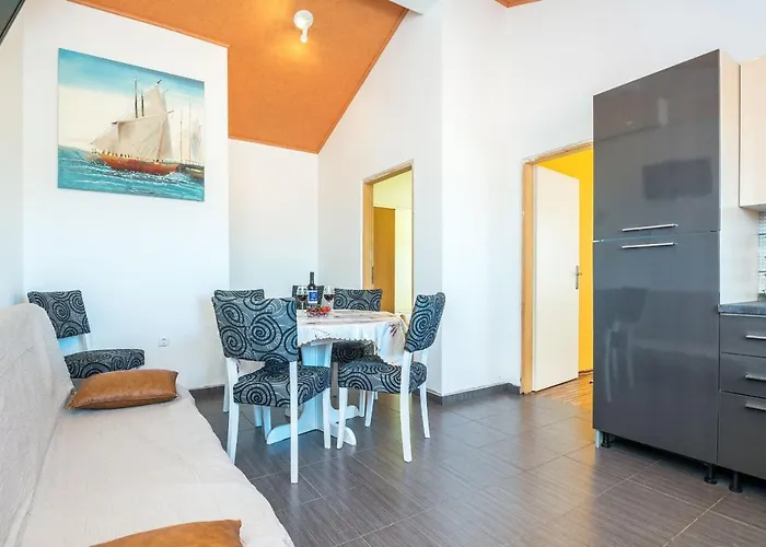 דירה With Parking Space - Lozice, - 19099