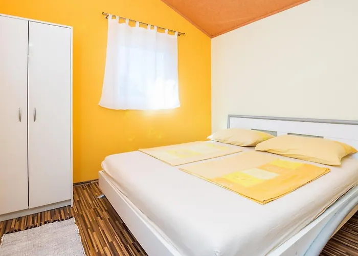 דירה With Parking Space - Lozice, - 19099 *