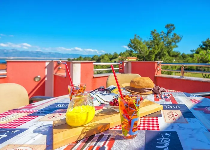 With Parking Space - Lozice, - 19099 ויר