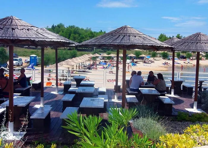 דירה With Parking Space - Lozice, - 19099 ויר